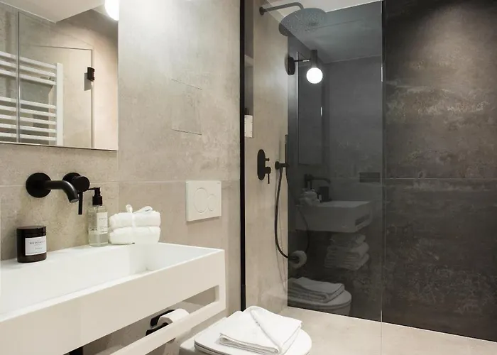 Chic - 2br-6p - Pantheon Apartment